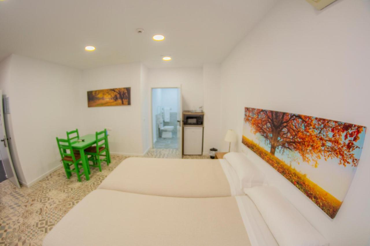 Hostal Las Encinas Villaviciosa de Odón Exterior foto