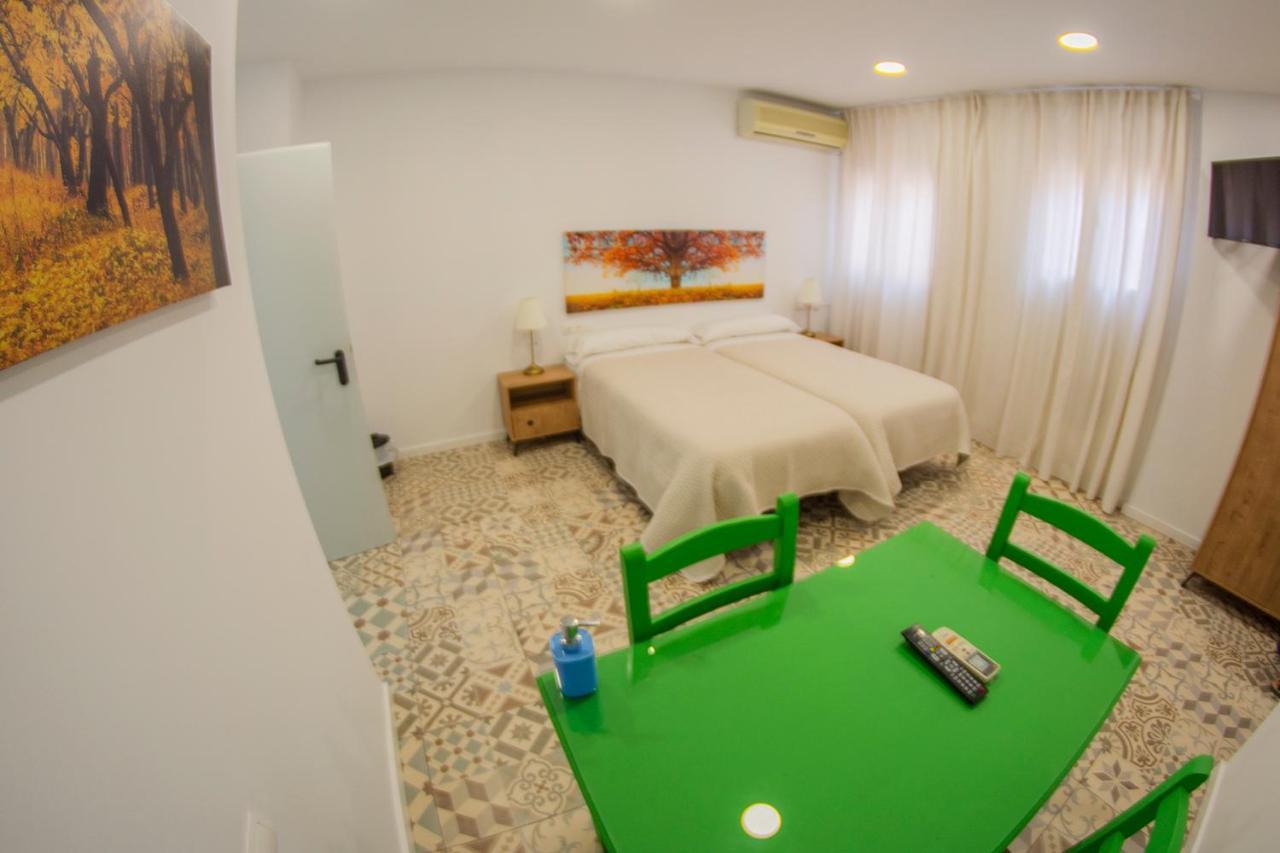 Hostal Las Encinas Villaviciosa de Odón Exterior foto